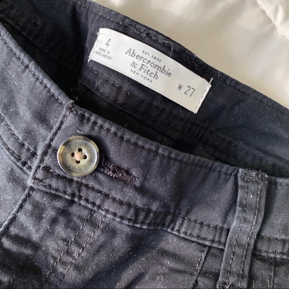 Abercrombie & Fitch Black pleated shorts - Picture 2 of 3